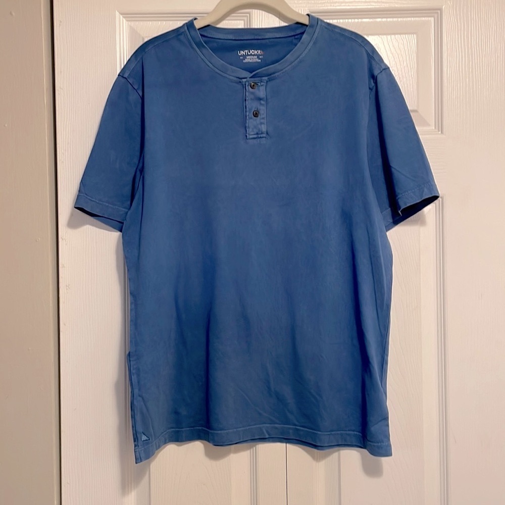 UNTUCKit Mens Henley M Blue “Baxter”